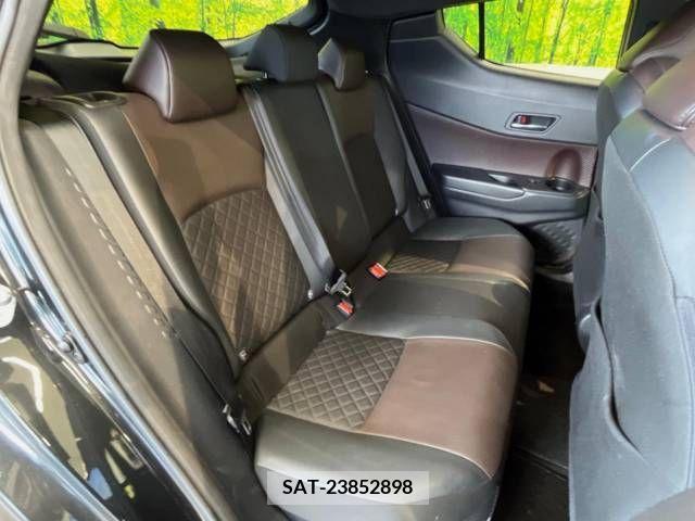 Toyota C-HR 2017-09 389943-9