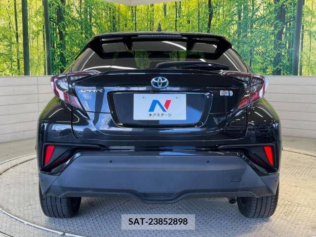 Toyota C-HR 2017-09 389943-15