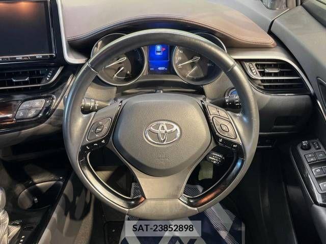 Toyota C-HR 2017-09 389943-11