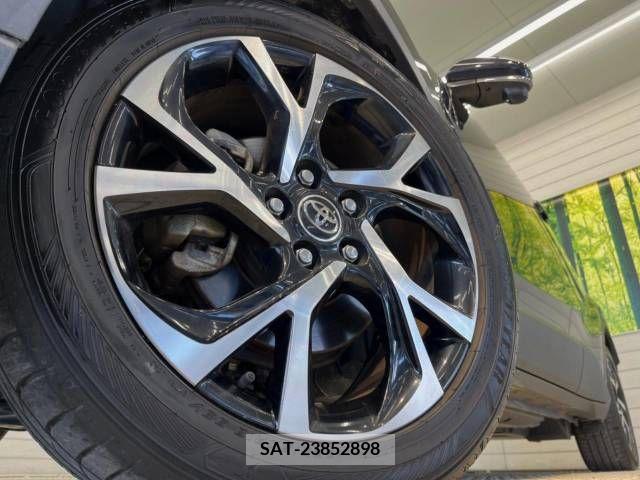 Toyota C-HR 2017-09 389943-13