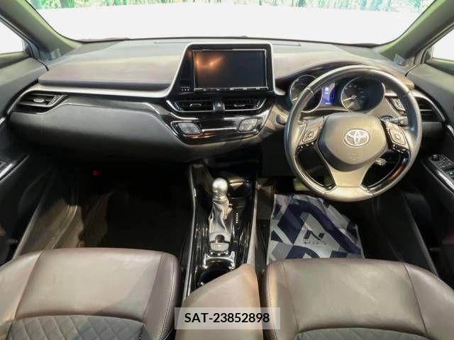 Toyota C-HR 2017-09 389943-1
