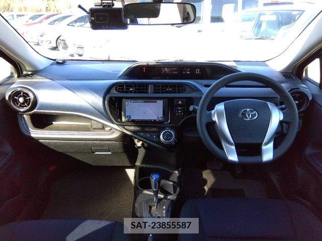 Toyota AQUA 2017-03 218078-3