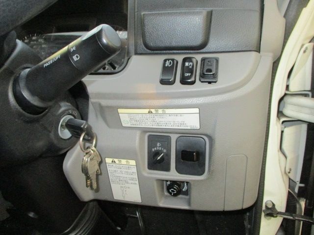 Mitsubishi CANTER 2017-02 4696-6