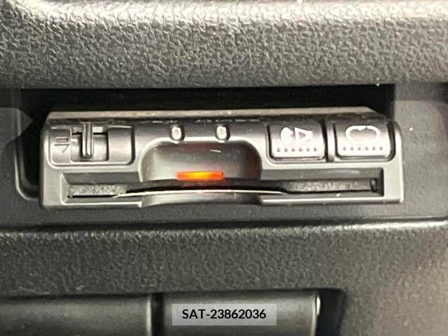 Nissan JUKE 2013-08 320492-5