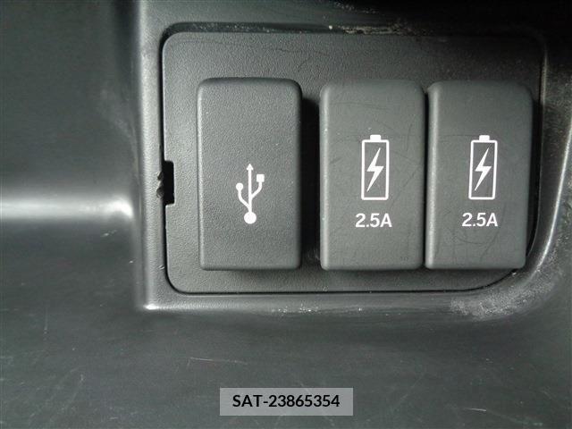 Honda N BOX CUSTOM 2023-01 386243-15