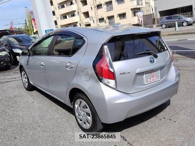 Toyota AQUA 2015-03 250970-1