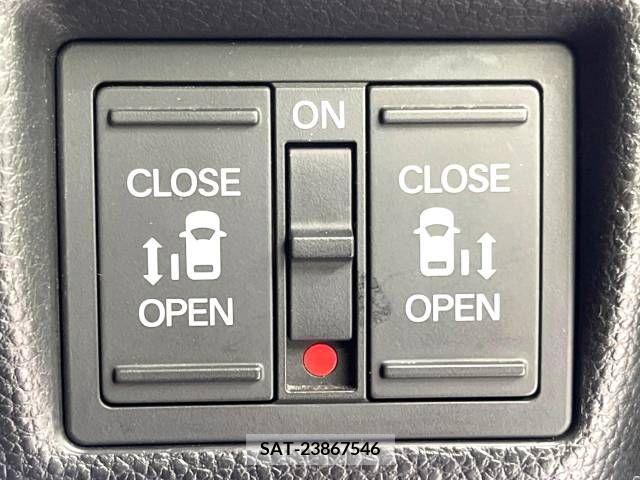 Honda N BOX CUSTOM 2018-03 222440-4