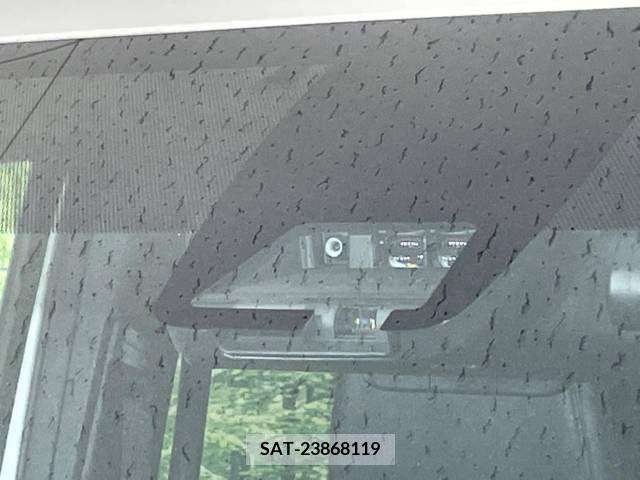 Toyota NOAH 2020-07 279484-4