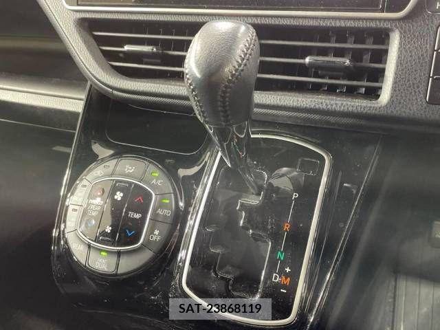 Toyota NOAH 2020-07 279484-18