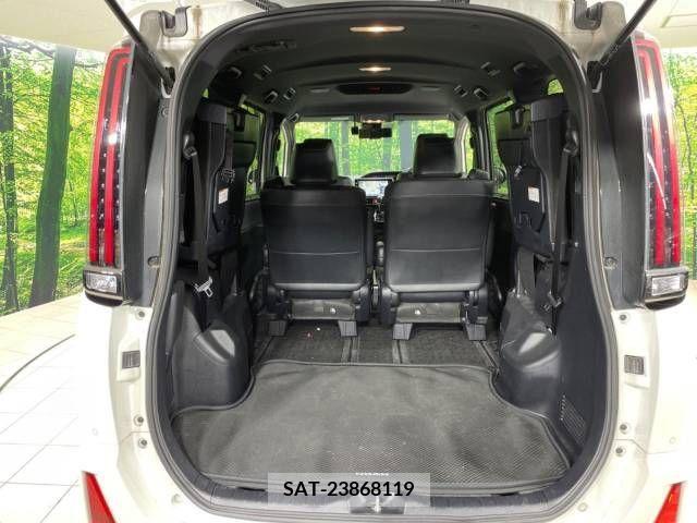 Toyota NOAH 2020-07 279484-10