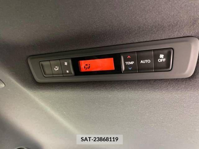 Toyota NOAH 2020-07 279484-6