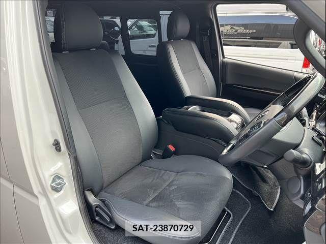 Toyota HIACE VAN 2022-07 272554-6