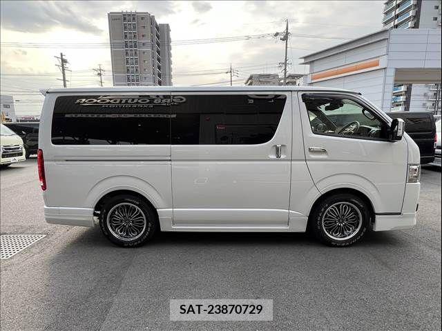 Toyota HIACE VAN 2022-07 272554-12