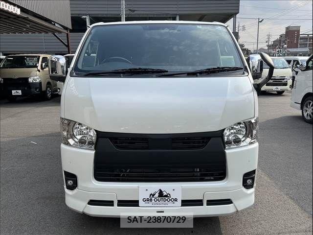 Toyota HIACE VAN 2022-07 272554-1