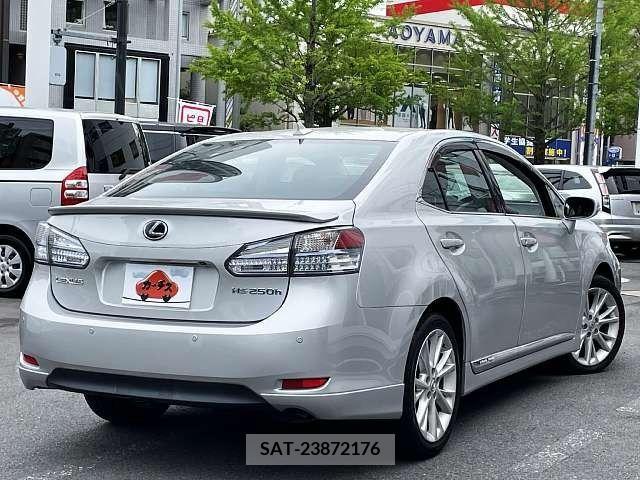 Lexus HS 2012-09 275356-2