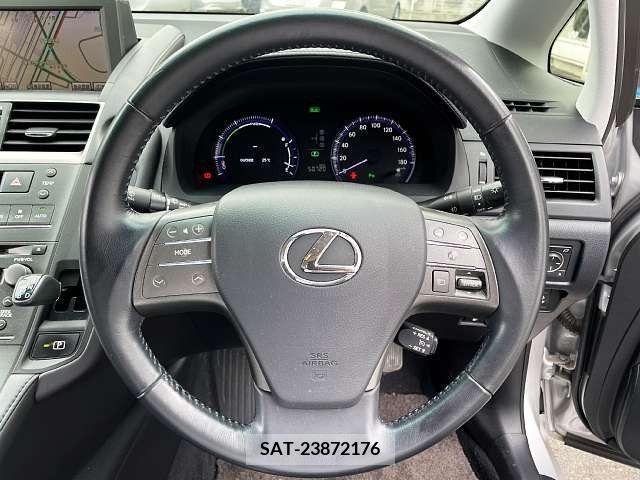 Lexus HS 2012-09 275356-4