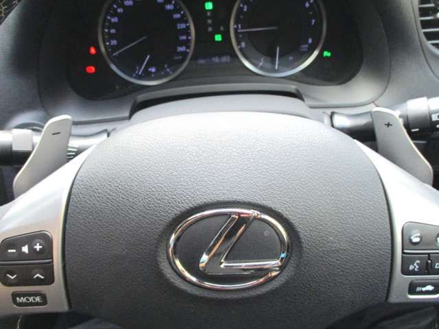 Lexus IS 2011-10 187096-19