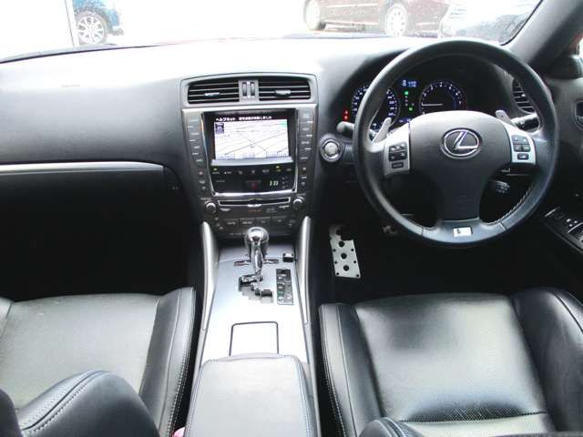 Lexus IS 2011-10 187096-1
