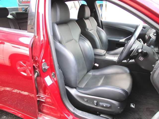 Lexus IS 2011-10 187096-11