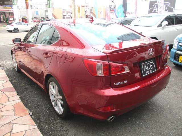 Lexus IS 2011-10 187096-7