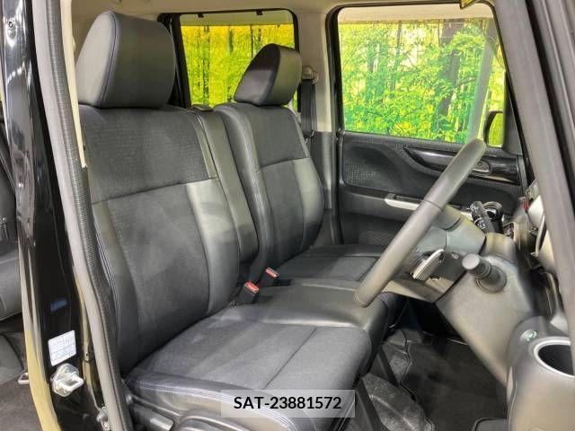 Honda N BOX CUSTOM 2017-06 209370-8