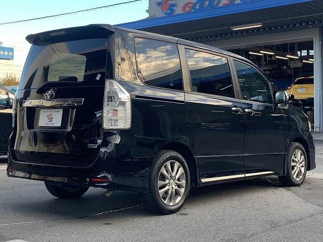 Toyota VOXY 2013-06 185269-16