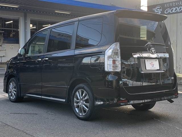 Toyota VOXY 2013-06 185269-15