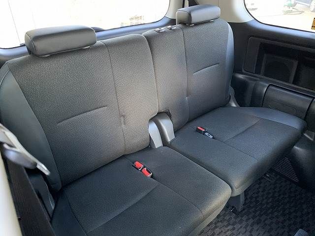 Toyota VOXY 2013-06 185269-11
