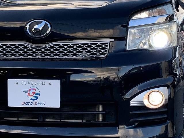 Toyota VOXY 2013-06 185269-19