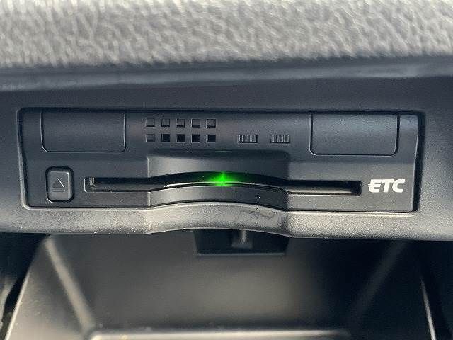 Toyota VOXY 2013-06 185269-4