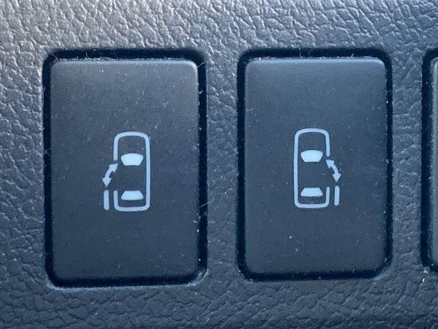 Toyota VOXY 2013-06 185269-3