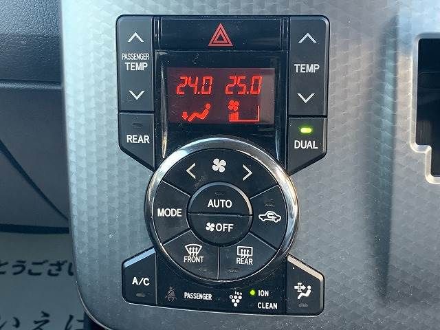 Toyota VOXY 2013-06 185269-7