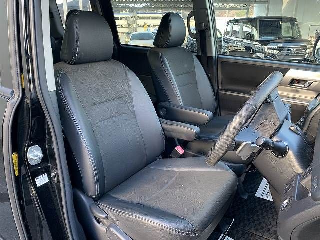 Toyota VOXY 2013-06 185269-9