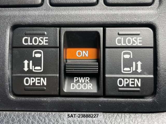 Toyota ESQUIRE 2015-07 321440-9