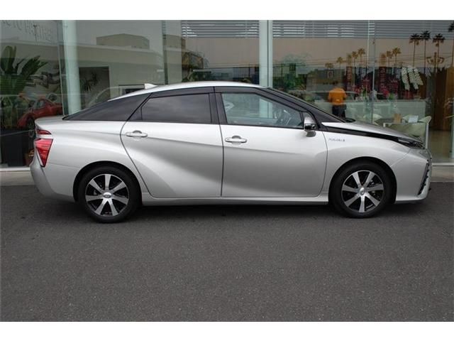 Toyota Mirai 2017-04 2220-5