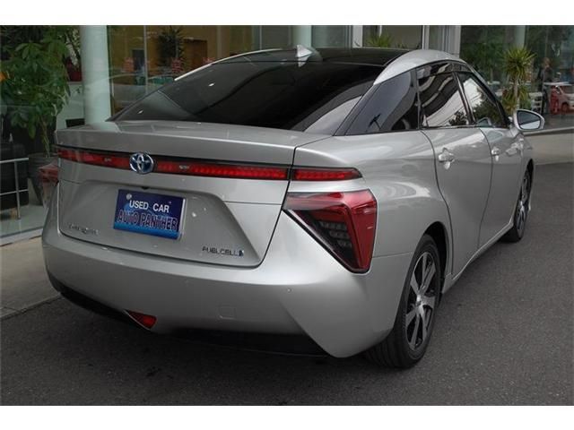 Toyota Mirai 2017-04 2220-4
