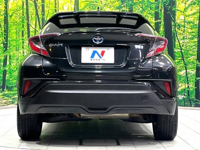 Toyota C-HR 2017-03 180850-16