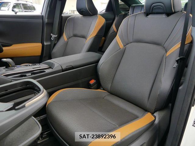 Toyota CROWN 2023-04 216318-17