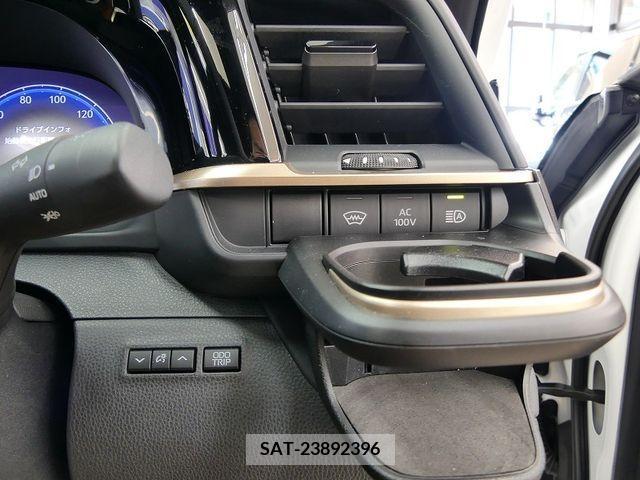 Toyota CROWN 2023-04 216318-11