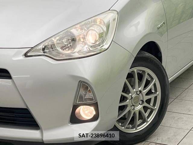 Toyota AQUA 2013-07 381192-12