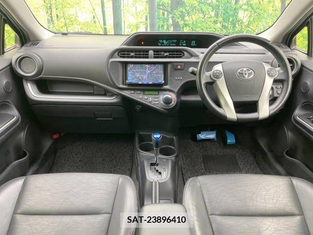 Toyota AQUA 2013-07 381192-1