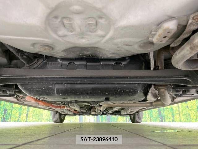 Toyota AQUA 2013-07 381192-19