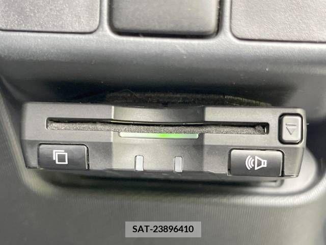 Toyota AQUA 2013-07 381192-7
