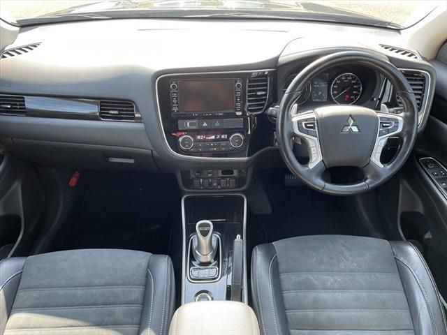 Mitsubishi OUTLANDER PHEV 2015-07 14420-18