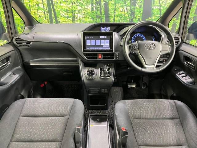 Toyota VOXY HYBRID 2014-07 18593-1