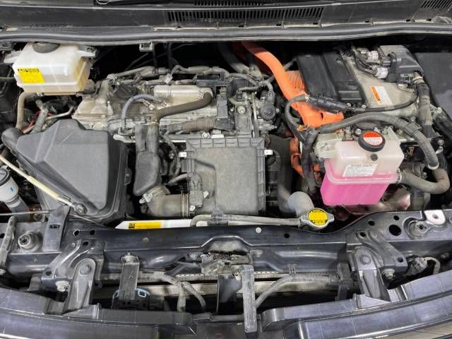 Toyota VOXY HYBRID 2014-07 18593-19