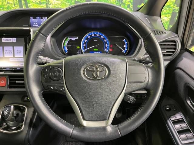 Toyota VOXY HYBRID 2014-07 18593-12