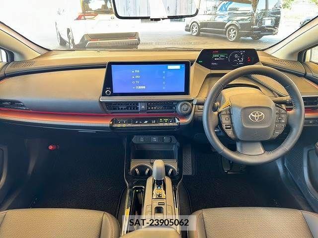 Toyota PRIUS 2023-05 393340-1