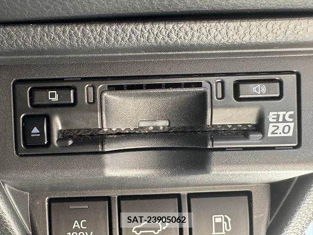 Toyota PRIUS 2023-05 393340-11