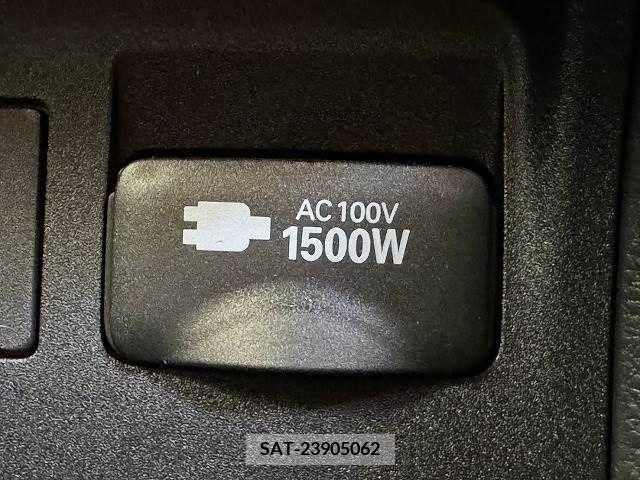 Toyota PRIUS 2023-05 393340-10